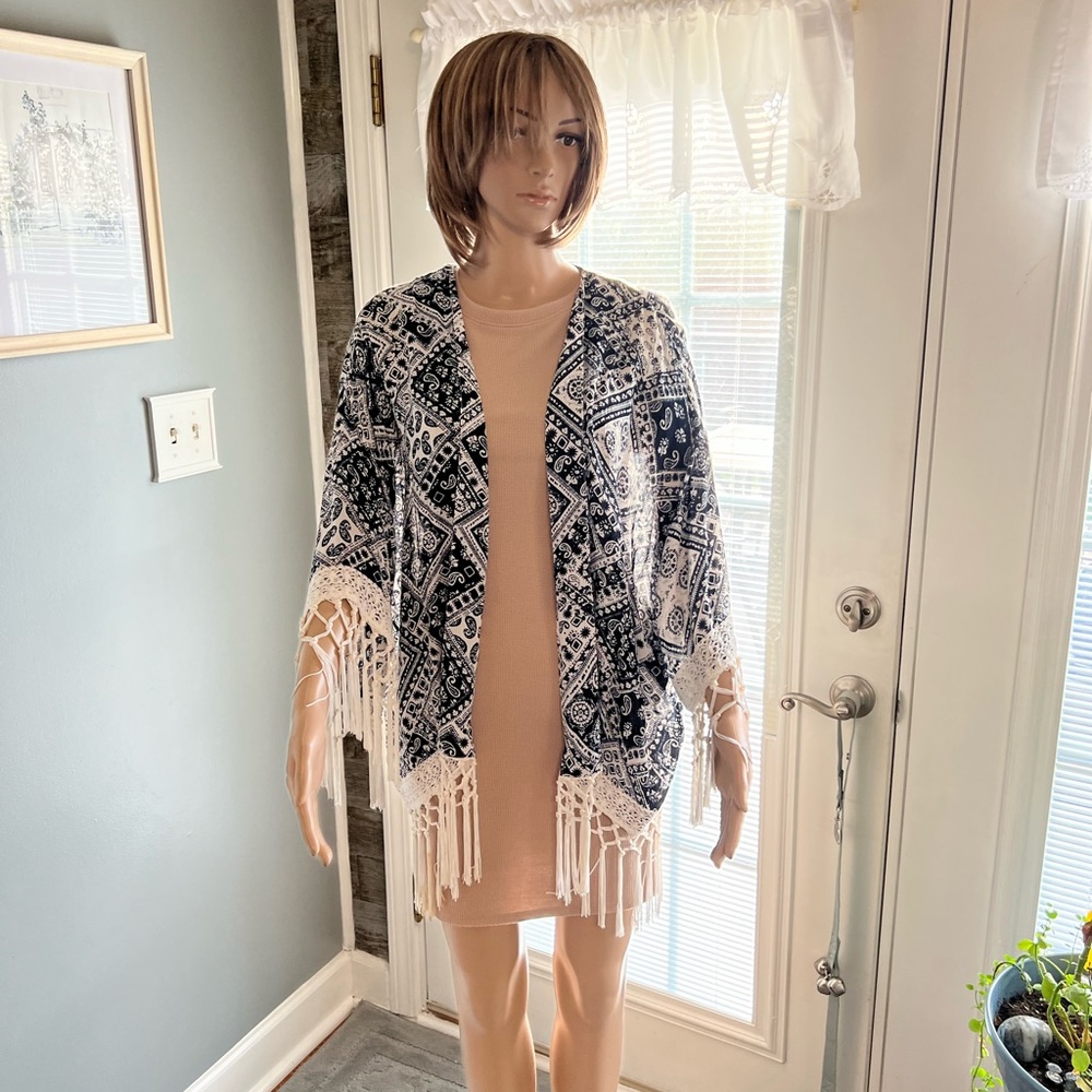 Alloy Apparel Cardigan With‎ Fringes SZ SM